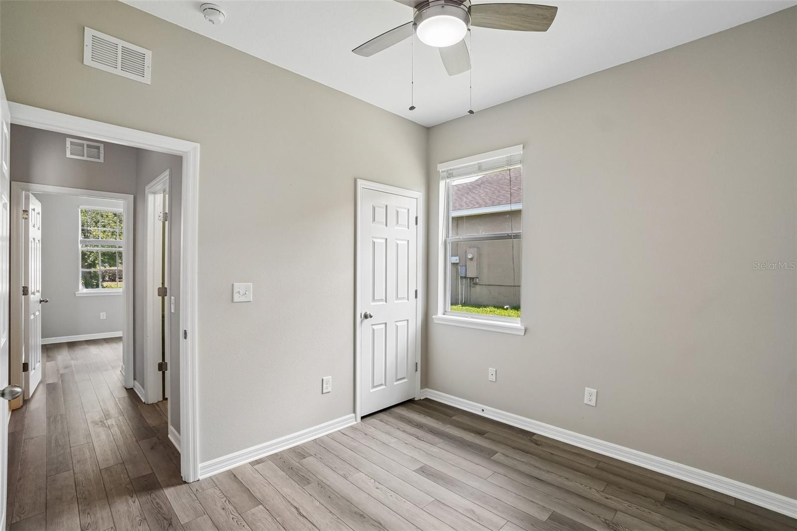 Listing photo id 16 for 14310 Alistar Manor Drive