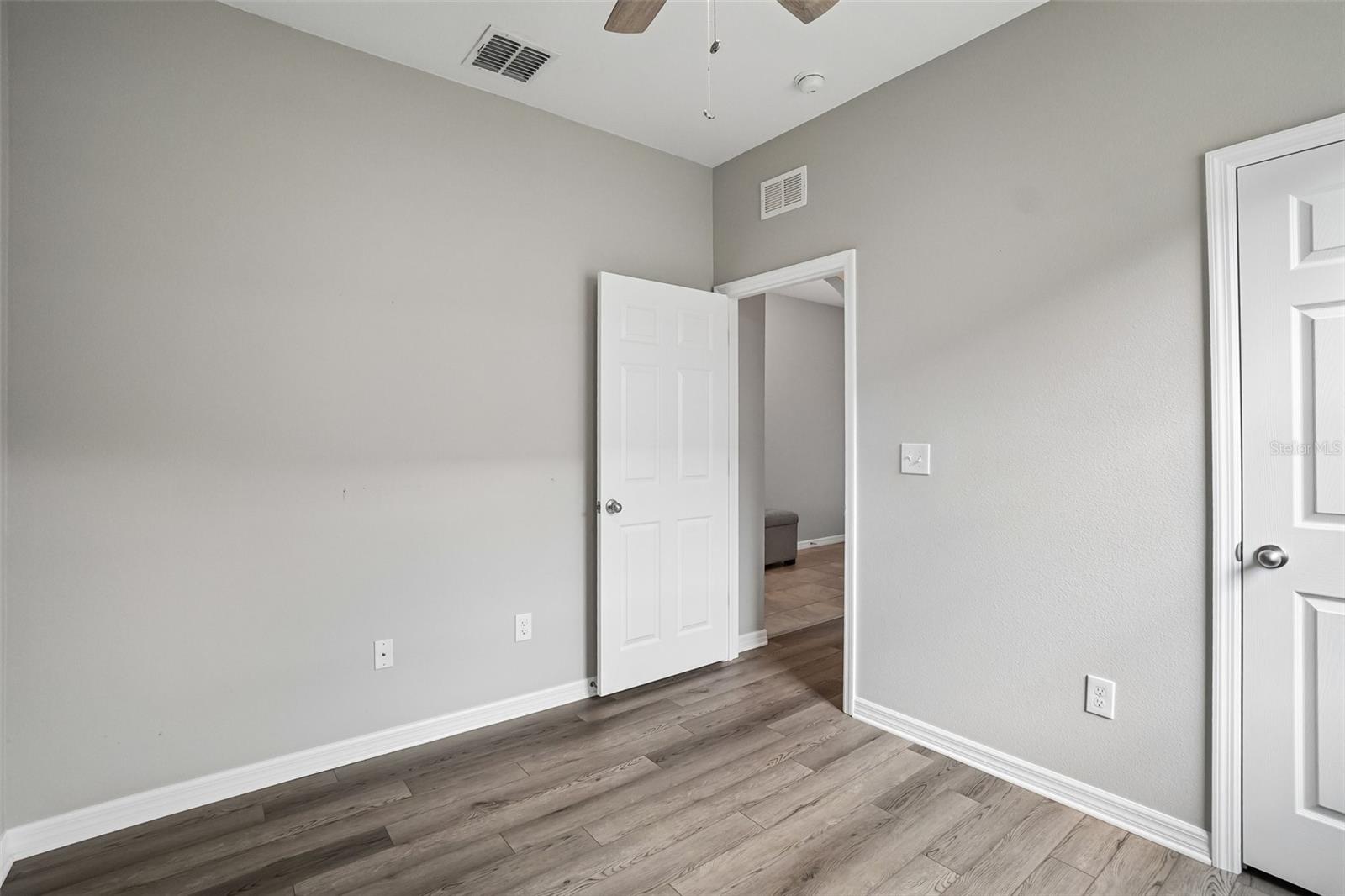 Listing photo id 17 for 14310 Alistar Manor Drive