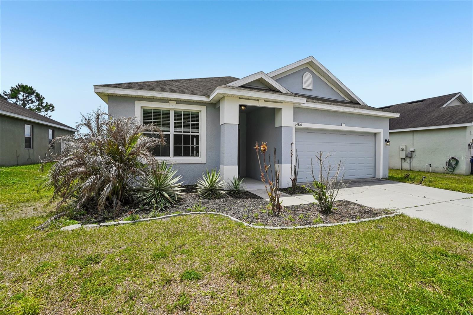 Listing photo id 0 for 14310 Alistar Manor Drive