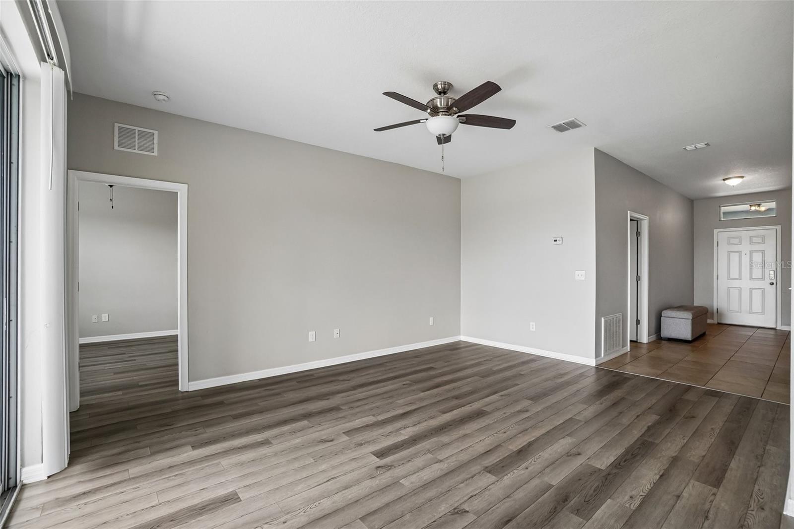 Listing photo id 5 for 14310 Alistar Manor Drive