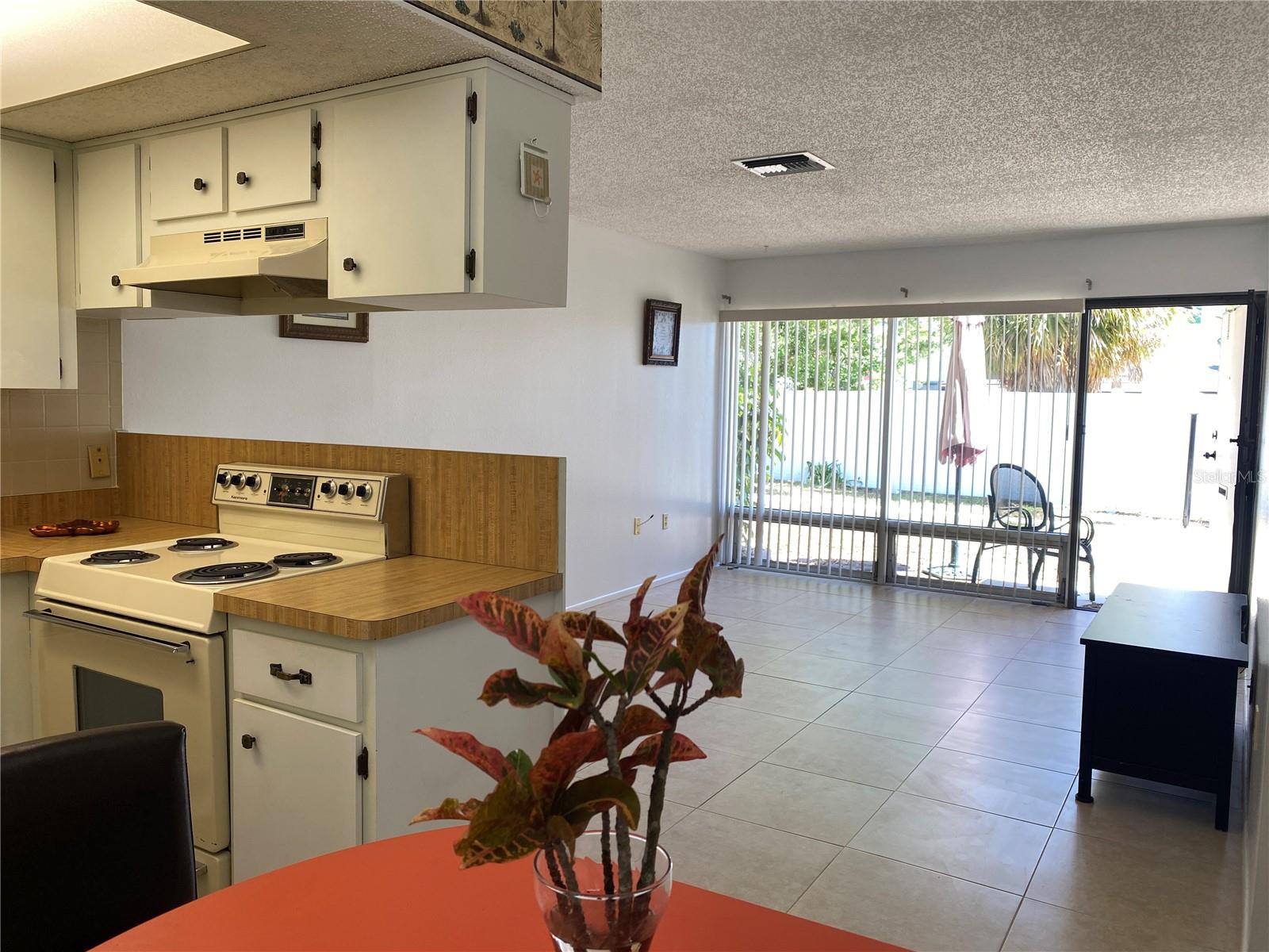 Image 2 of 10 For 4377 Tahitian Gardens Circle G