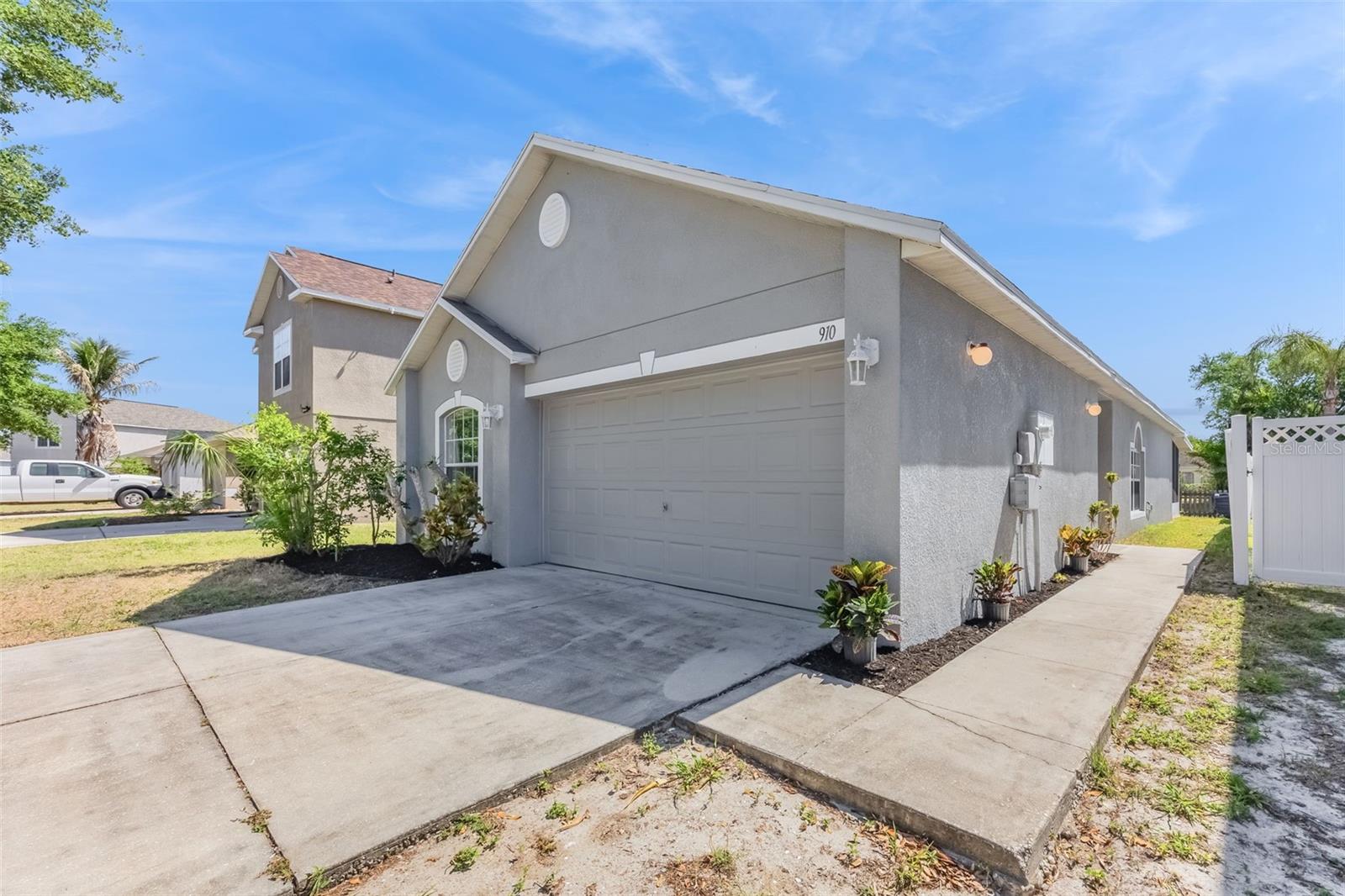 Image 13 of 46 For 910 Brenton Leaf Dr