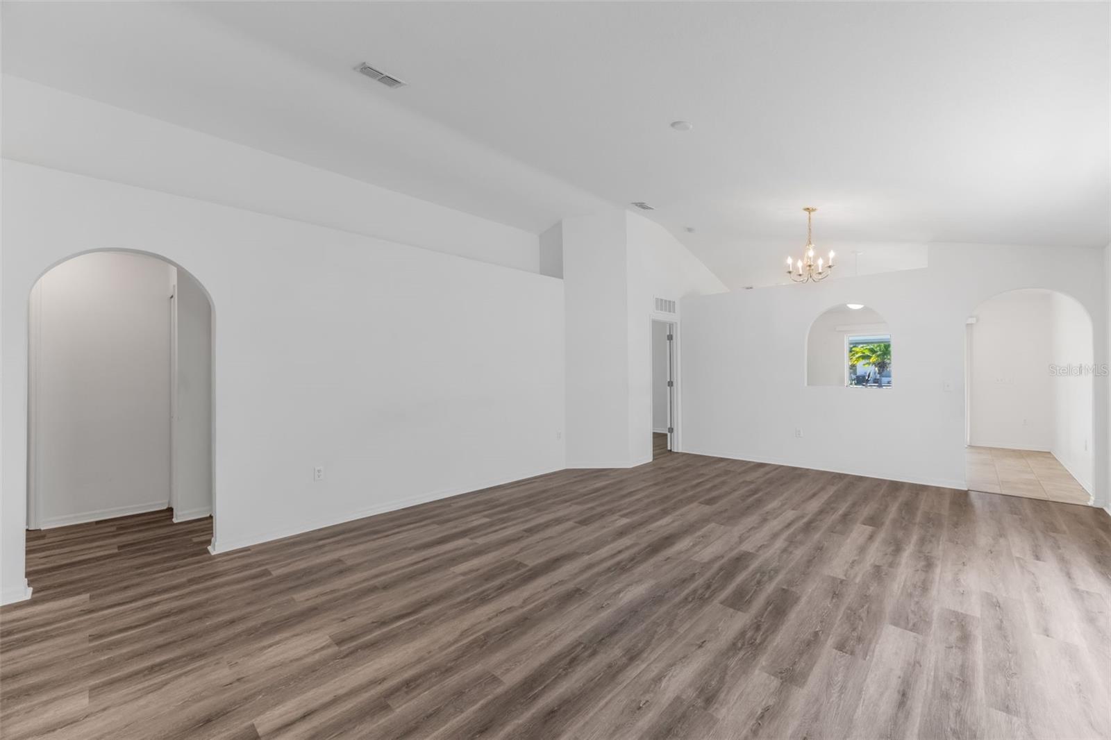 Image 15 of 46 For 910 Brenton Leaf Dr