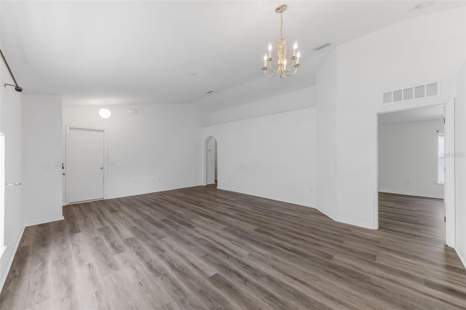 Image 18 of 46 For 910 Brenton Leaf Dr