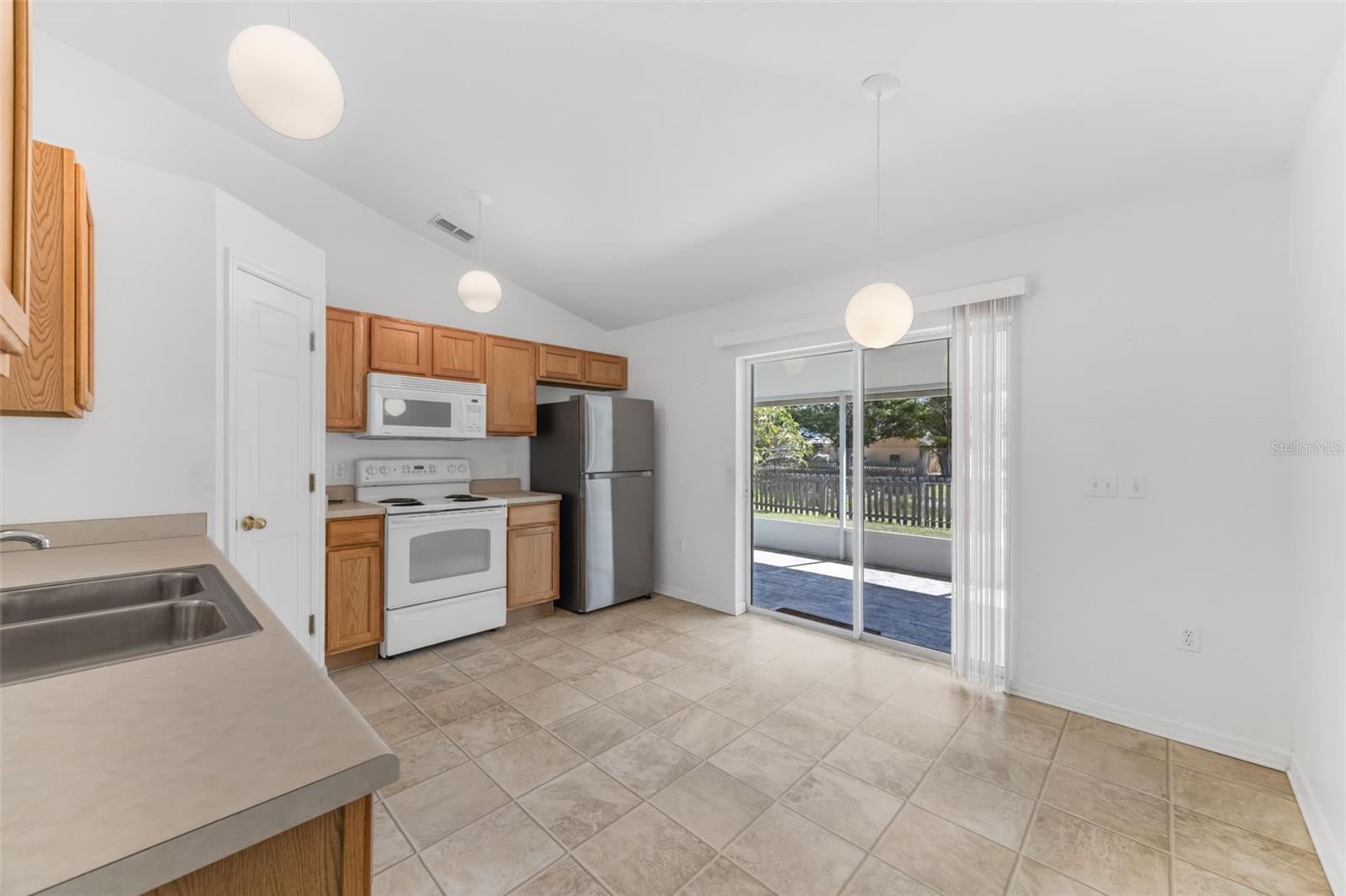 Image 19 of 46 For 910 Brenton Leaf Dr