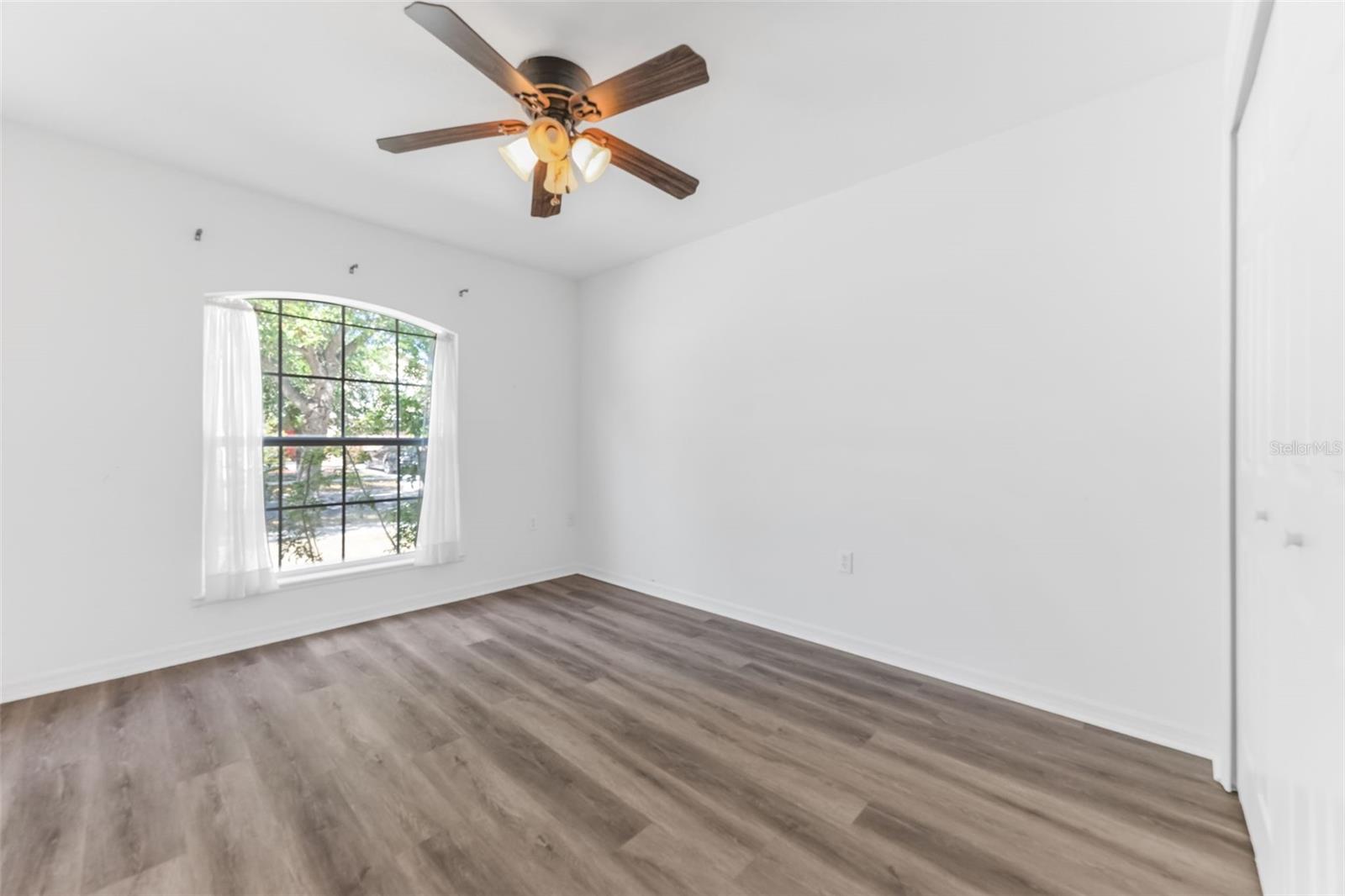 Image 35 of 46 For 910 Brenton Leaf Dr