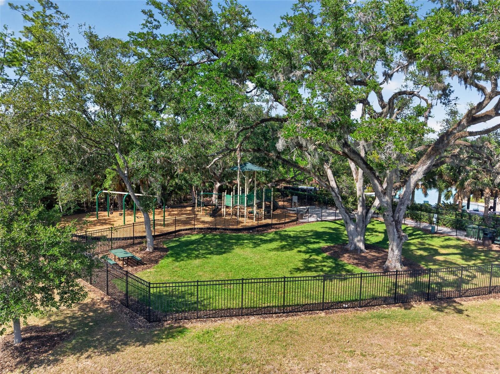 Image 30 of 41 For 6544 Calypso Coral Lane