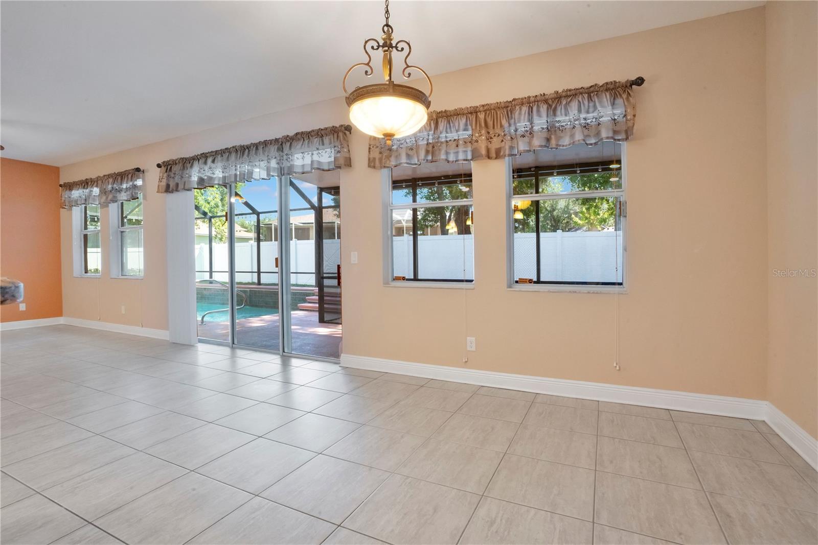 Image 18 of 53 For 2210 Valterra Vista Way