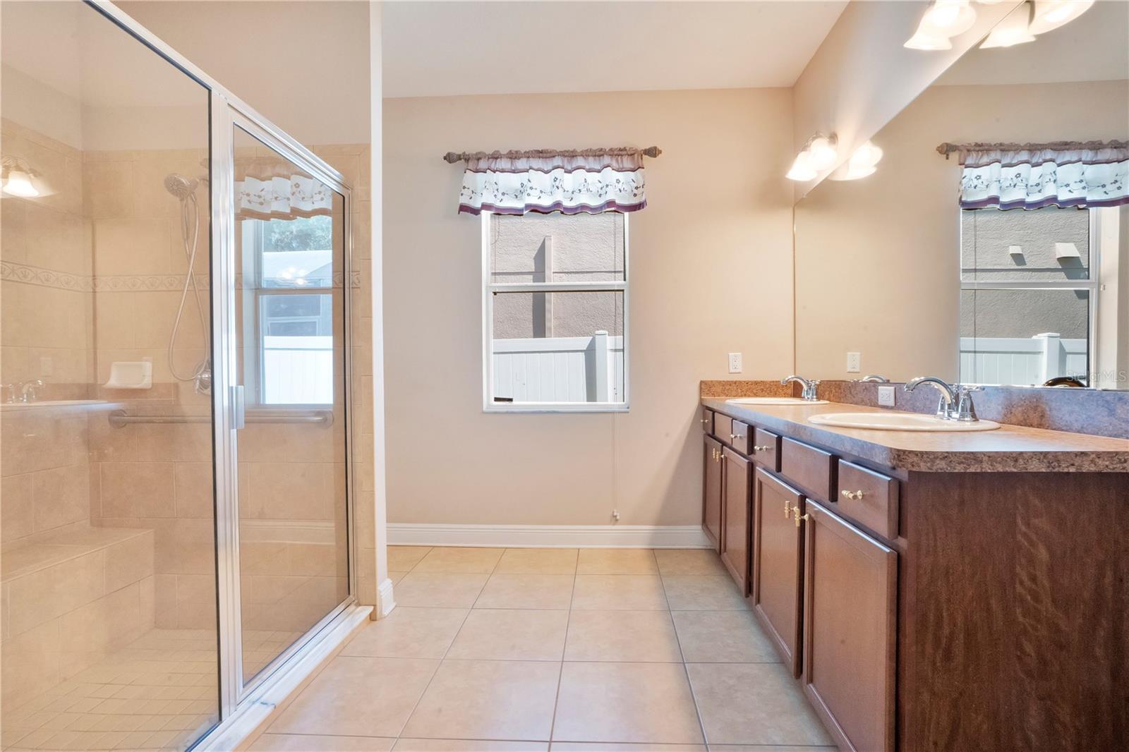 Image 28 of 53 For 2210 Valterra Vista Way