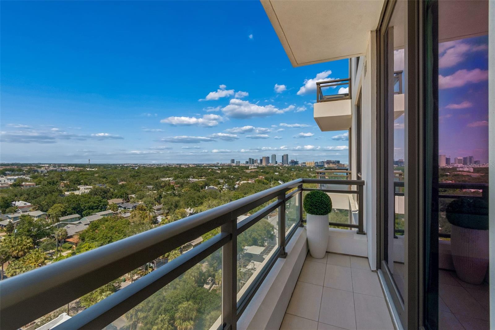 Listing photo id 27 for 2103 Bayshore Boulevard 1203