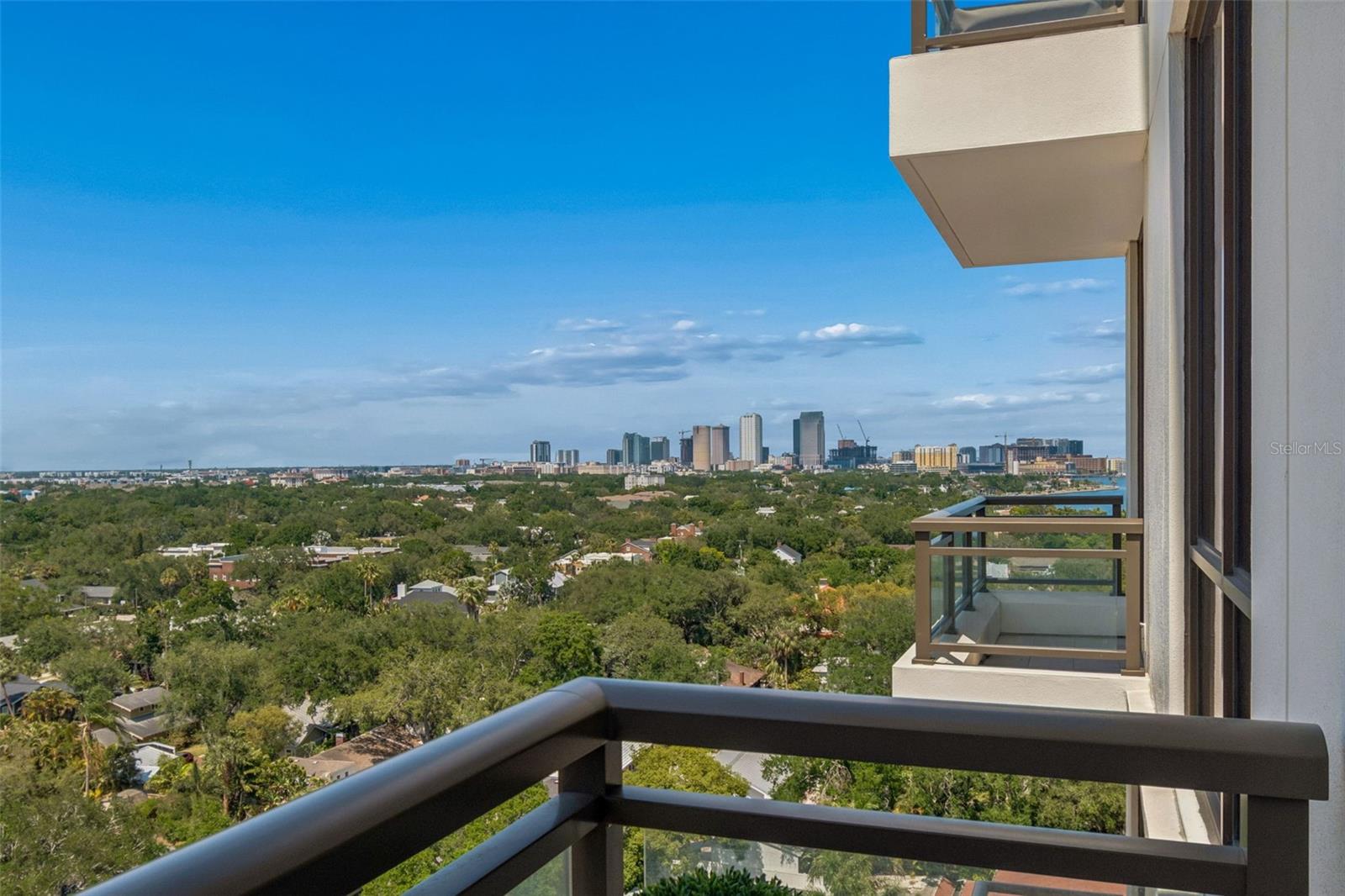 Listing photo id 28 for 2103 Bayshore Boulevard 1203