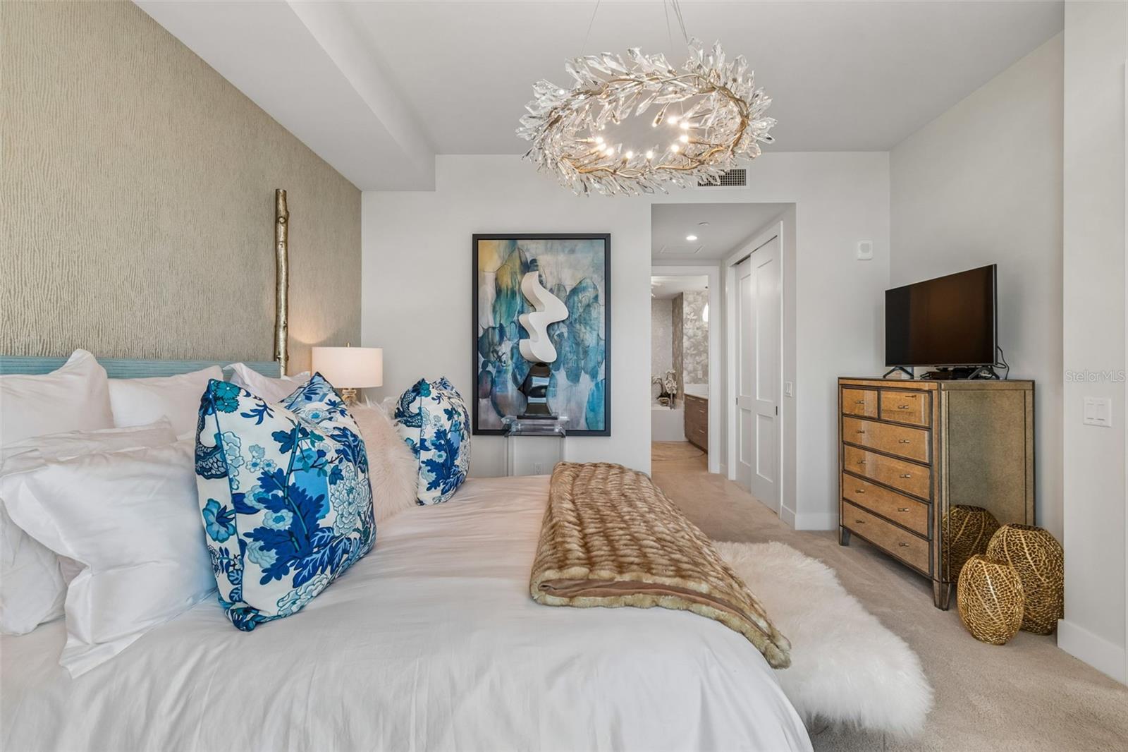 Listing photo id 31 for 2103 Bayshore Boulevard 1203