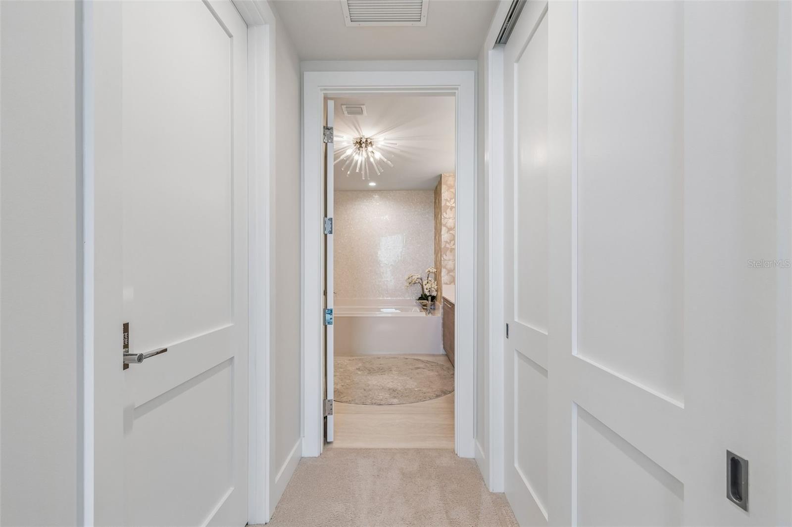 Listing photo id 33 for 2103 Bayshore Boulevard 1203