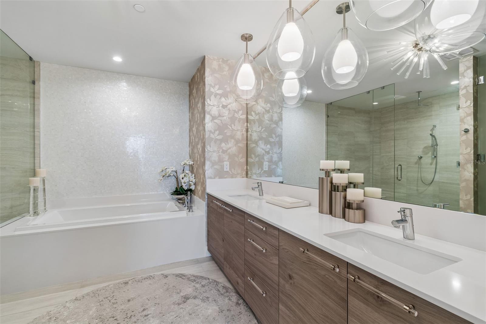 Listing photo id 34 for 2103 Bayshore Boulevard 1203
