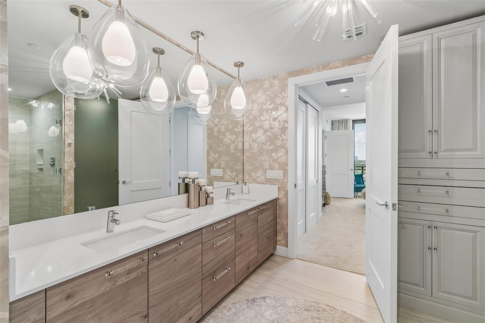 Listing photo id 37 for 2103 Bayshore Boulevard 1203