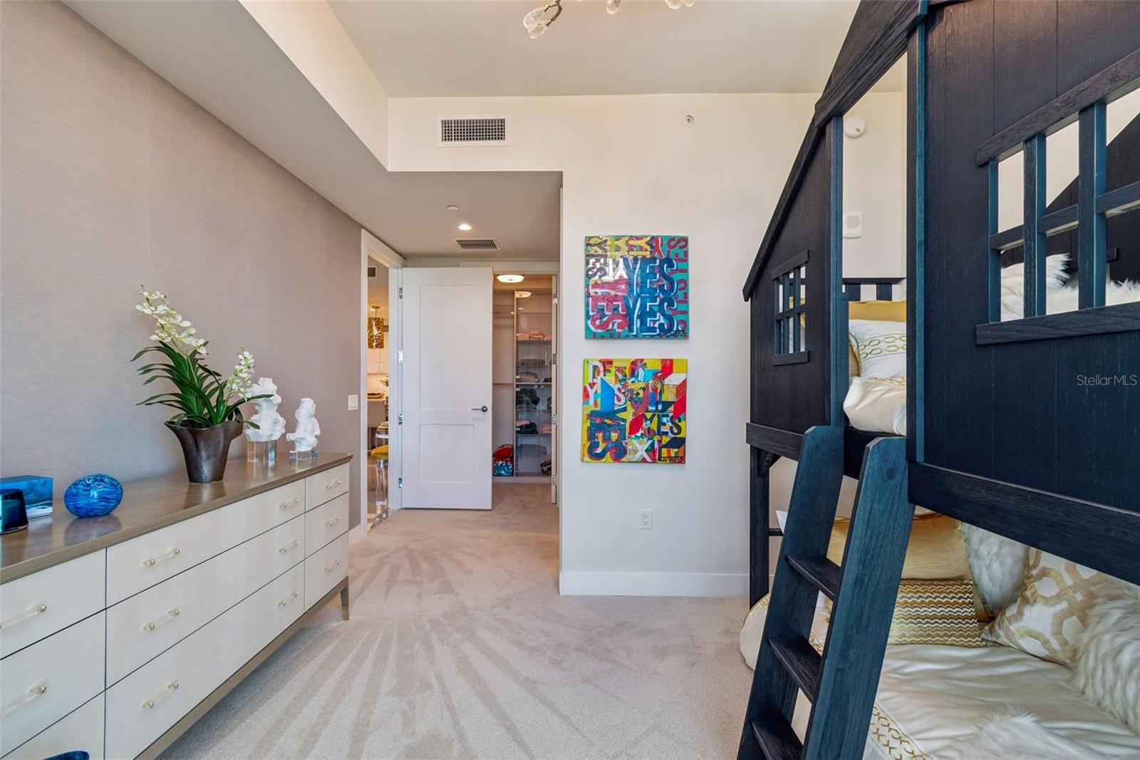 Listing photo id 39 for 2103 Bayshore Boulevard 1203
