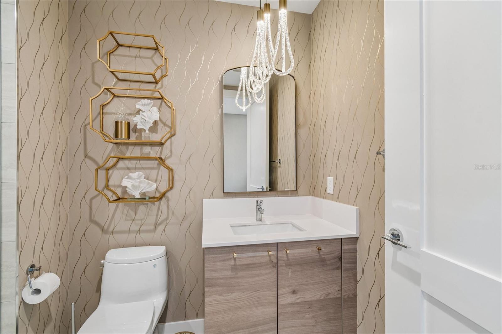 Listing photo id 40 for 2103 Bayshore Boulevard 1203