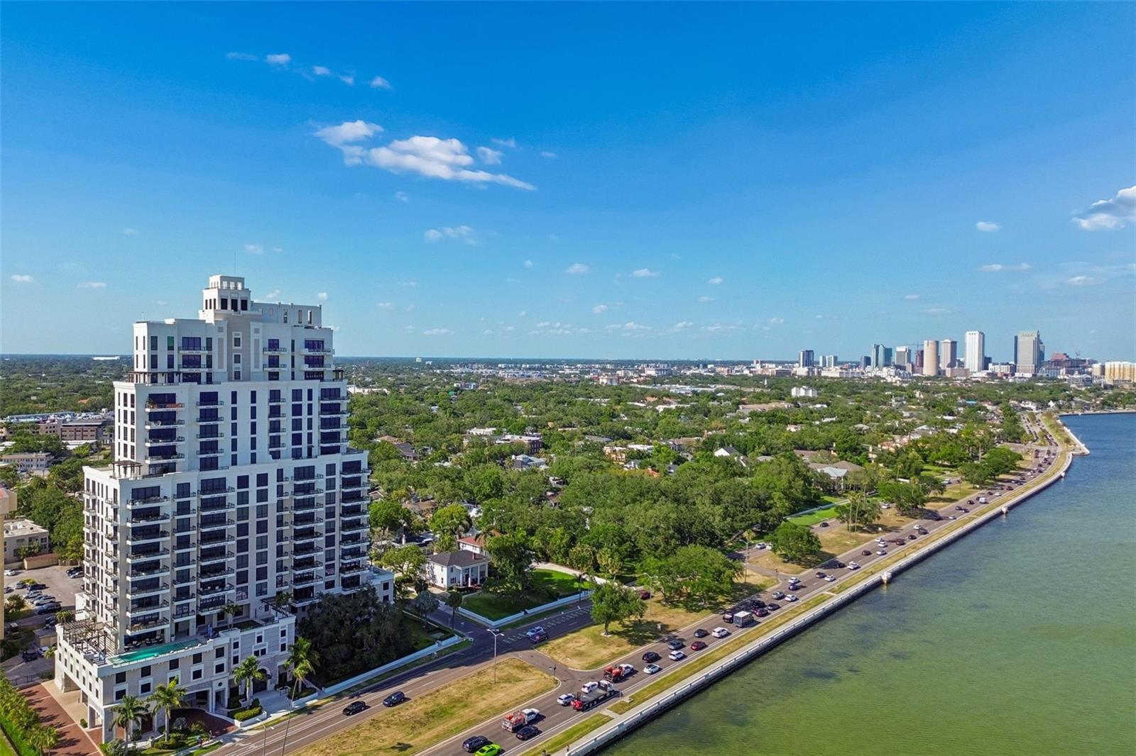 Listing photo id 47 for 2103 Bayshore Boulevard 1203