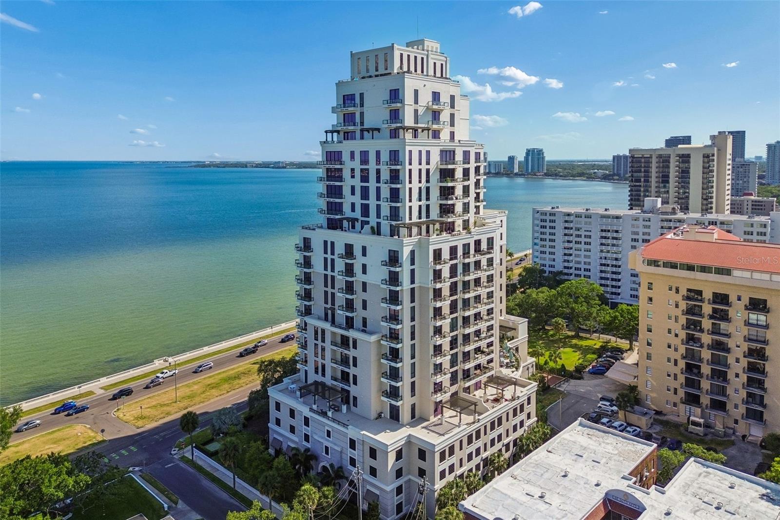 Listing photo id 48 for 2103 Bayshore Boulevard 1203