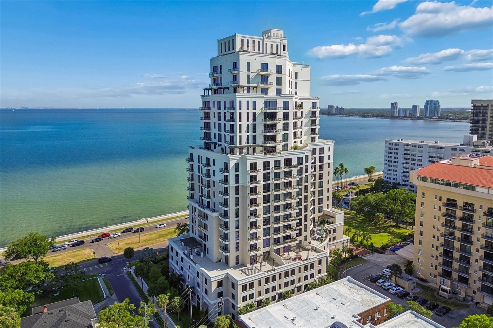Listing photo id 49 for 2103 Bayshore Boulevard 1203