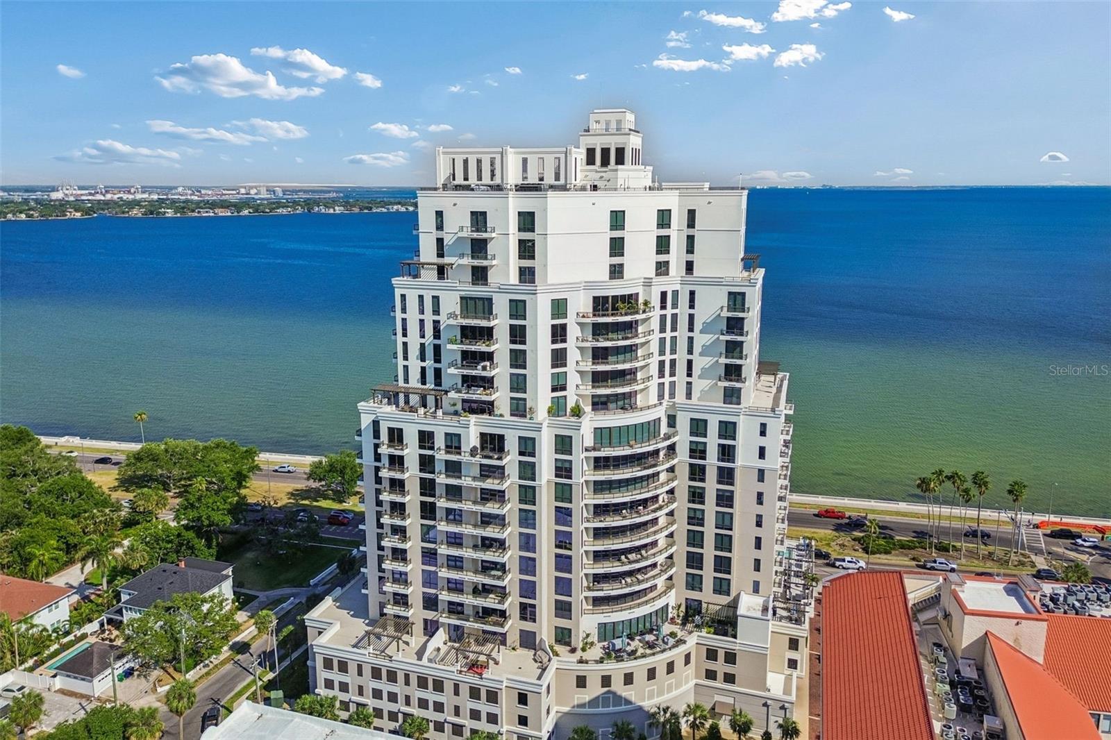 Listing photo id 51 for 2103 Bayshore Boulevard 1203