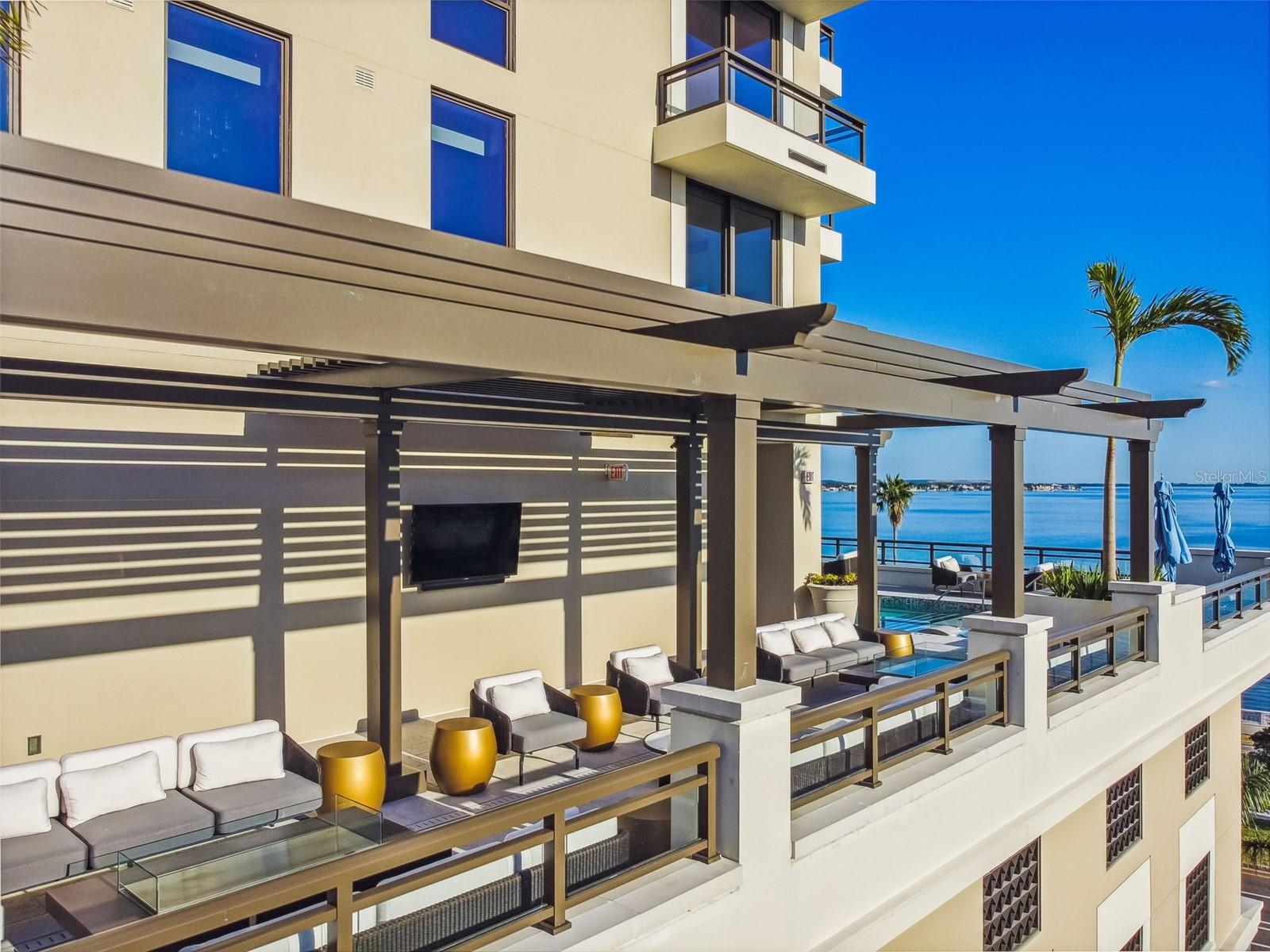 Listing photo id 52 for 2103 Bayshore Boulevard 1203