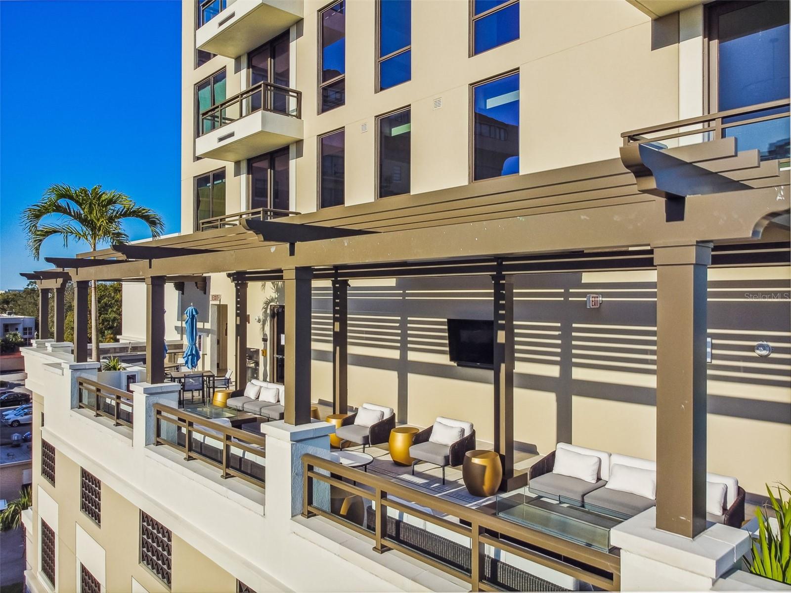 Listing photo id 53 for 2103 Bayshore Boulevard 1203