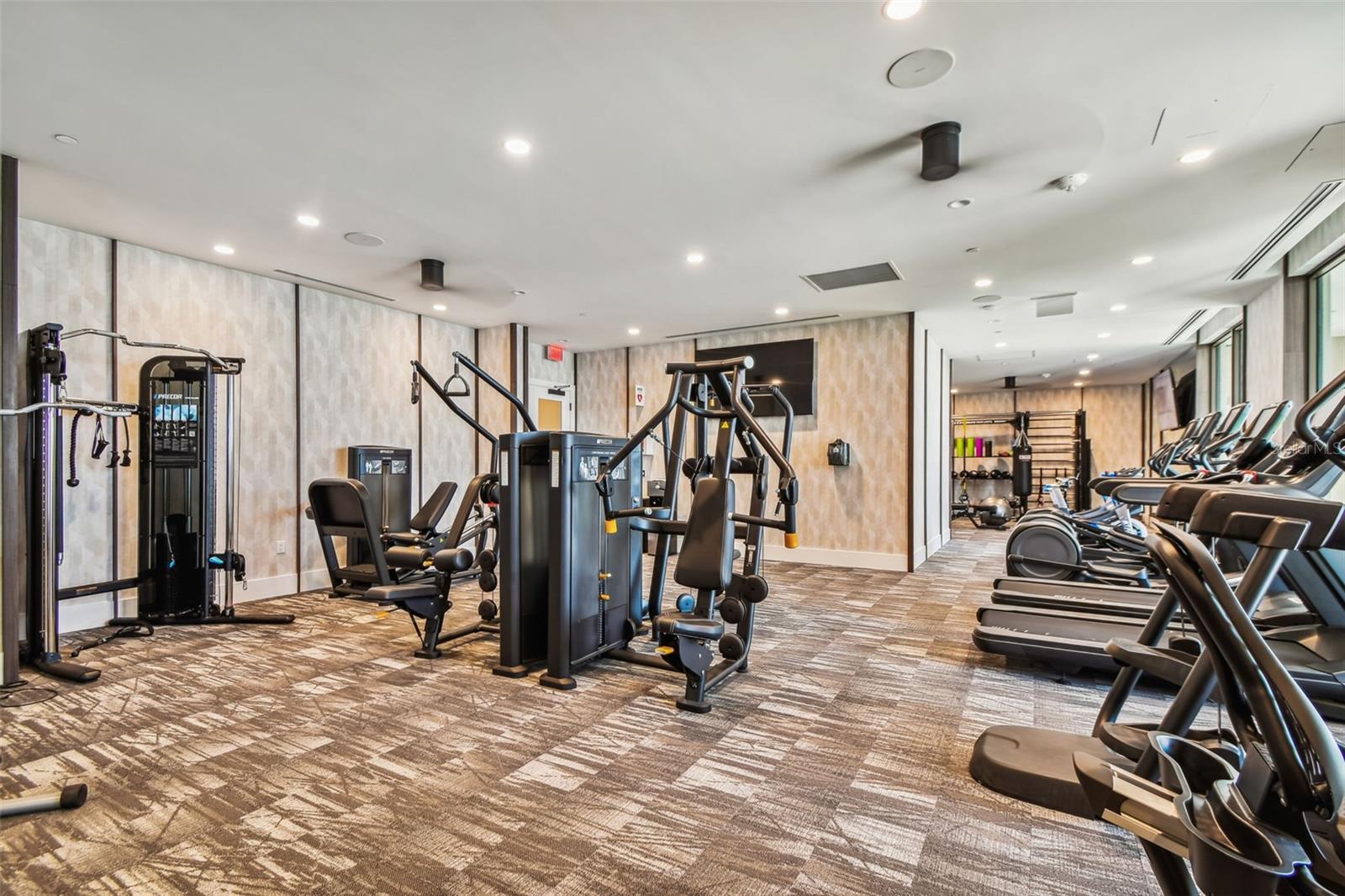 Listing photo id 79 for 2103 Bayshore Boulevard 1203