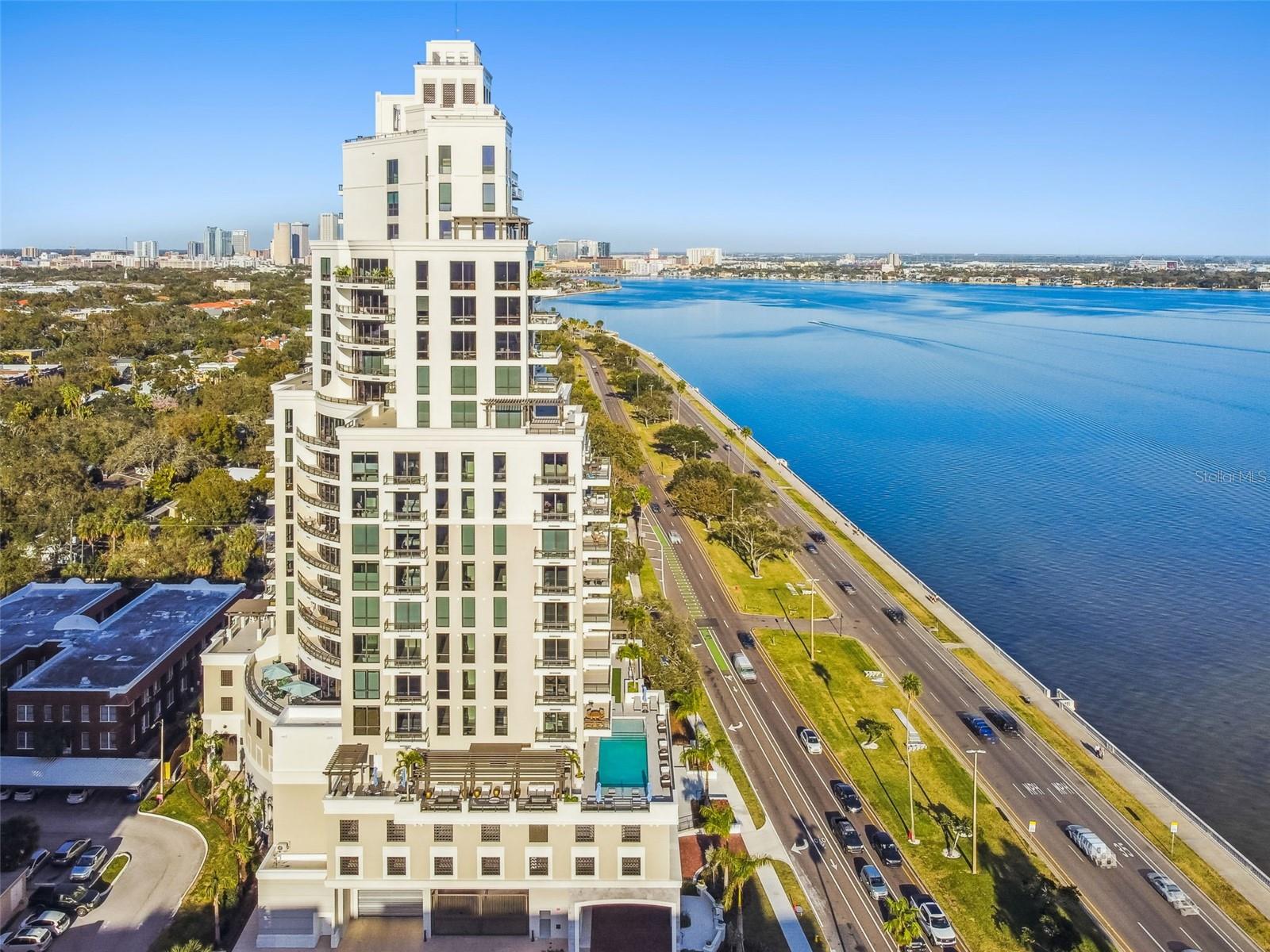 Listing photo id 80 for 2103 Bayshore Boulevard 1203