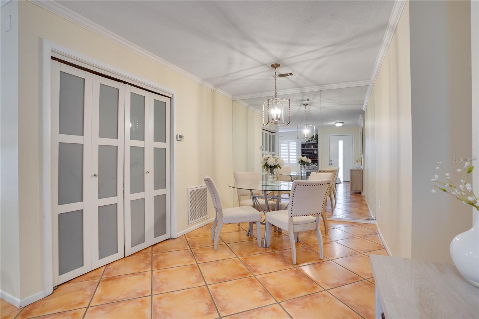 Image 11 of 50 For 514 Tabor Court C