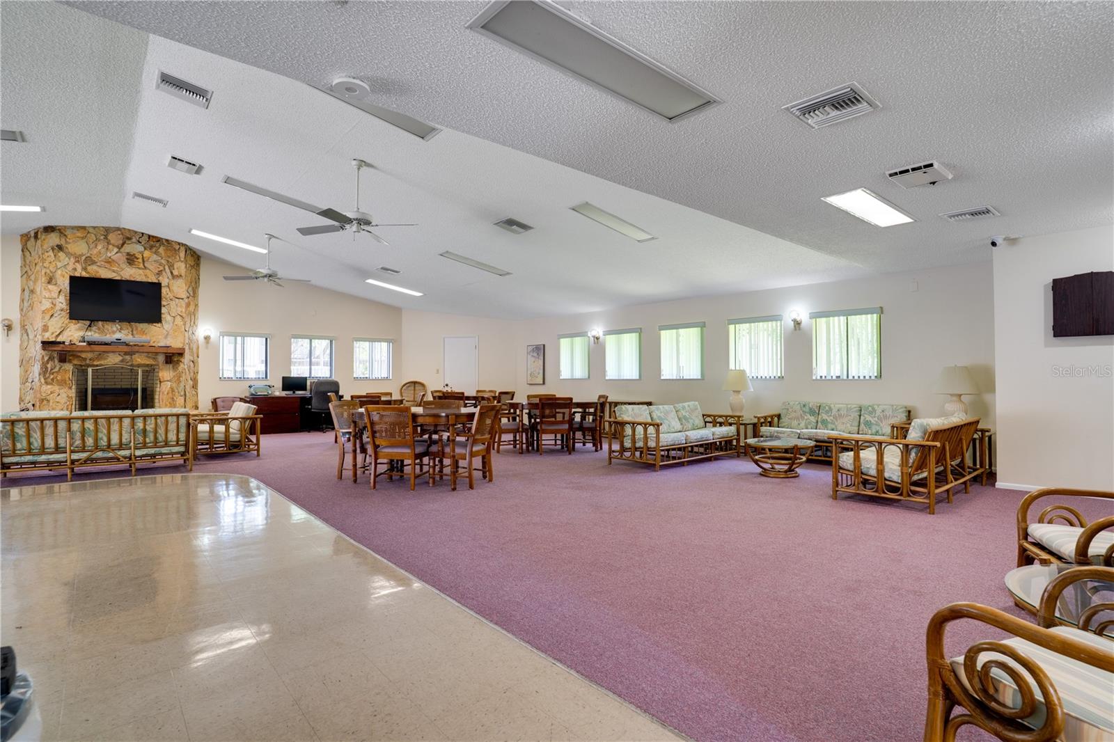 Image 38 of 50 For 514 Tabor Court C