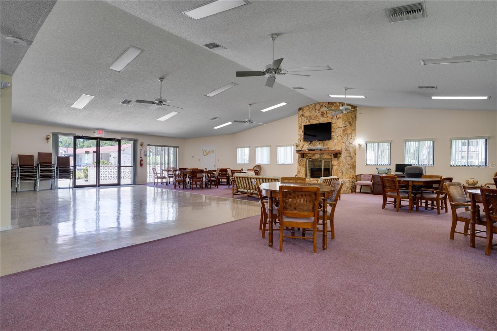 Image 39 of 50 For 514 Tabor Court C