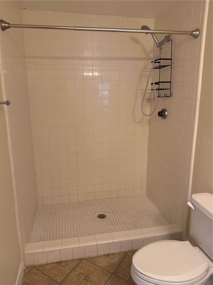 Image 17 of 36 For 2333 Feather Sound Drive B102