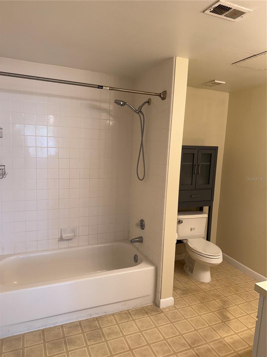 Image 23 of 36 For 2333 Feather Sound Drive B102