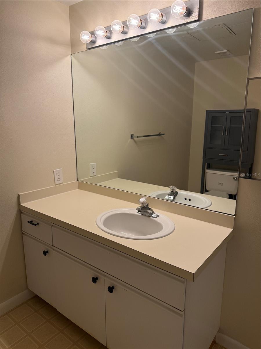 Image 26 of 36 For 2333 Feather Sound Drive B102