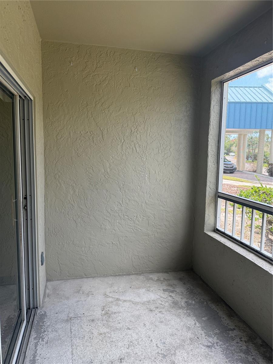 Image 34 of 36 For 2333 Feather Sound Drive B102