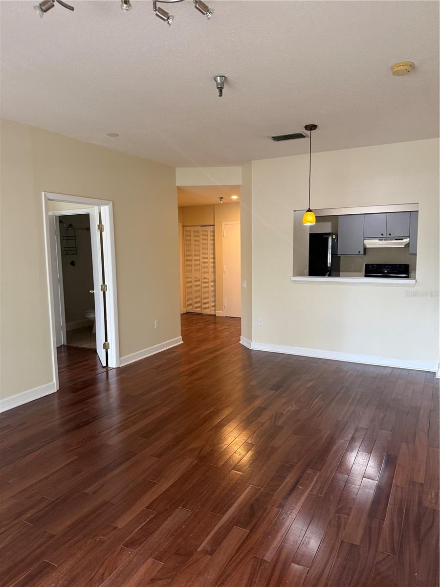 Image 35 of 36 For 2333 Feather Sound Drive B102