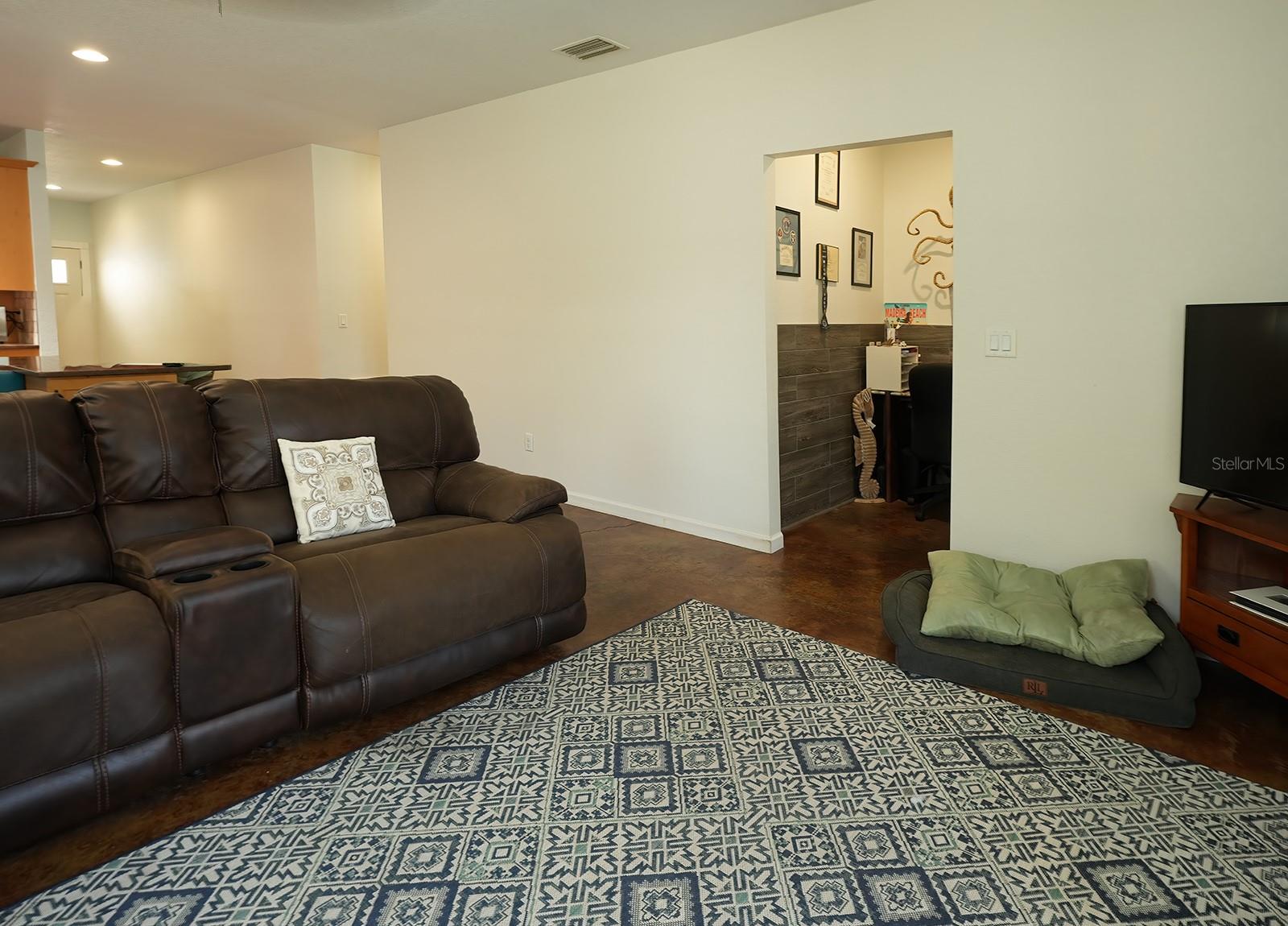 Image 12 of 33 For 12119 Murray Avenue