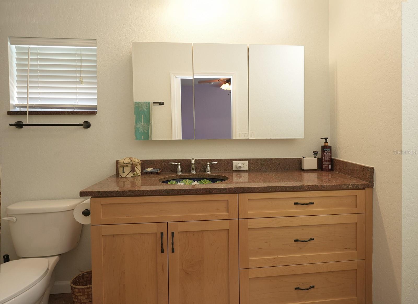 Image 16 of 33 For 12119 Murray Avenue