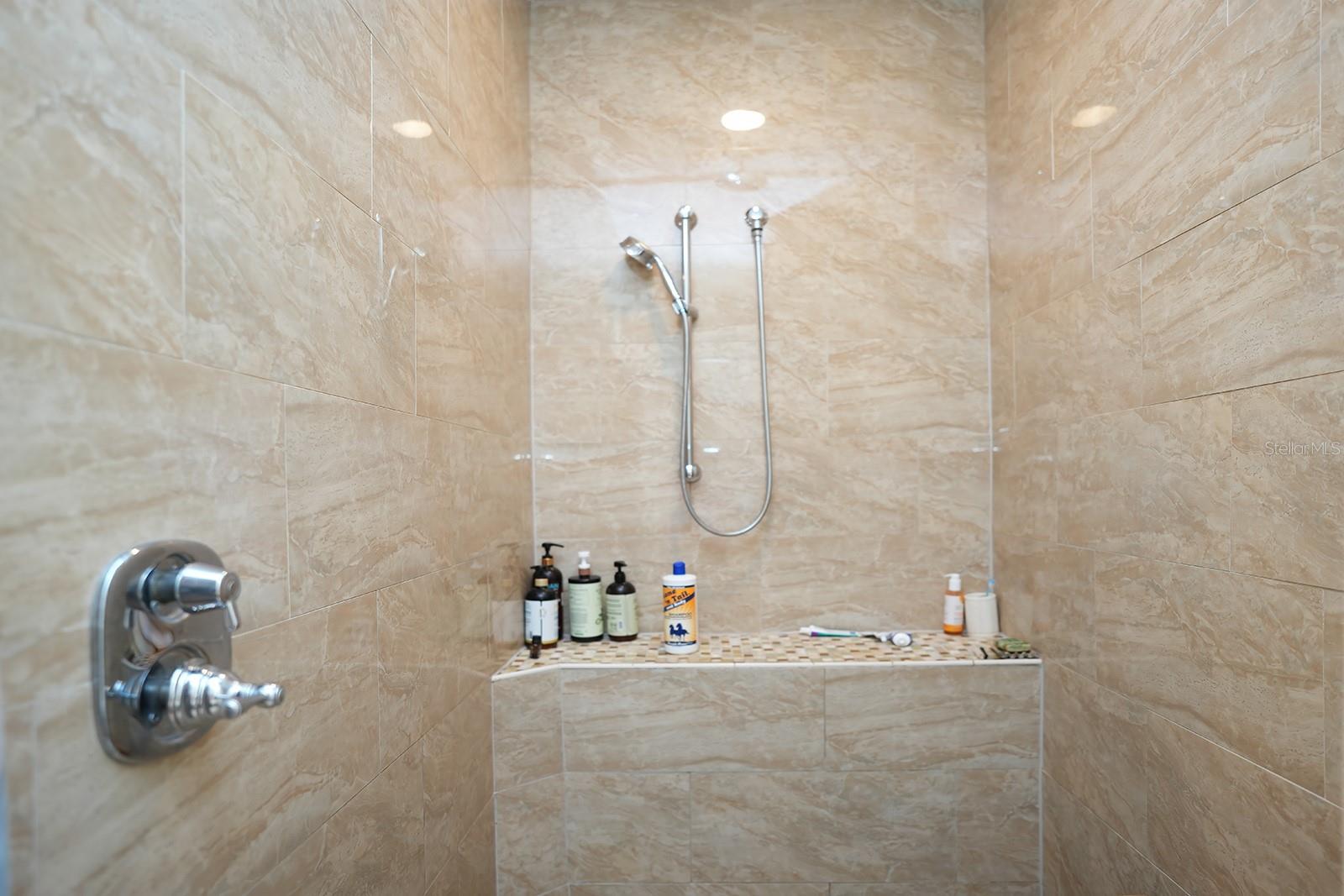 Image 20 of 33 For 12119 Murray Avenue