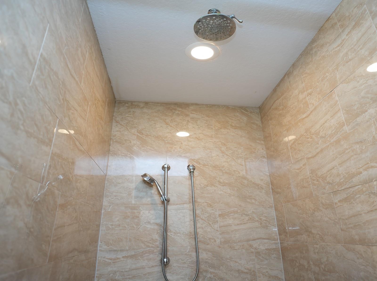 Image 21 of 33 For 12119 Murray Avenue