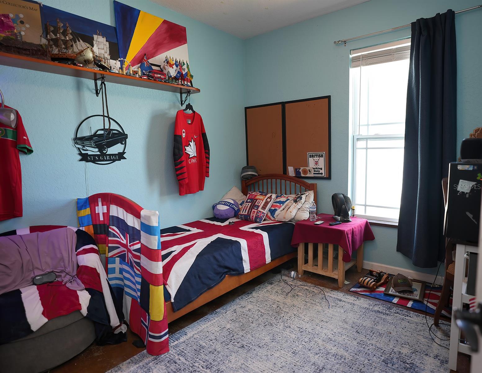 Image 22 of 33 For 12119 Murray Avenue