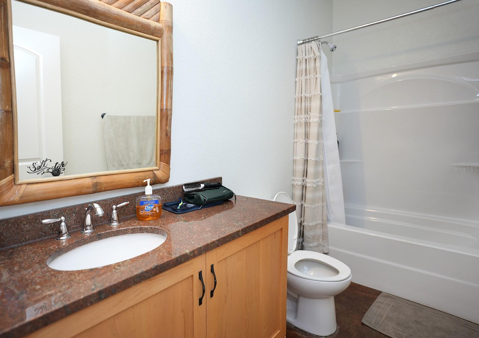 Image 25 of 33 For 12119 Murray Avenue