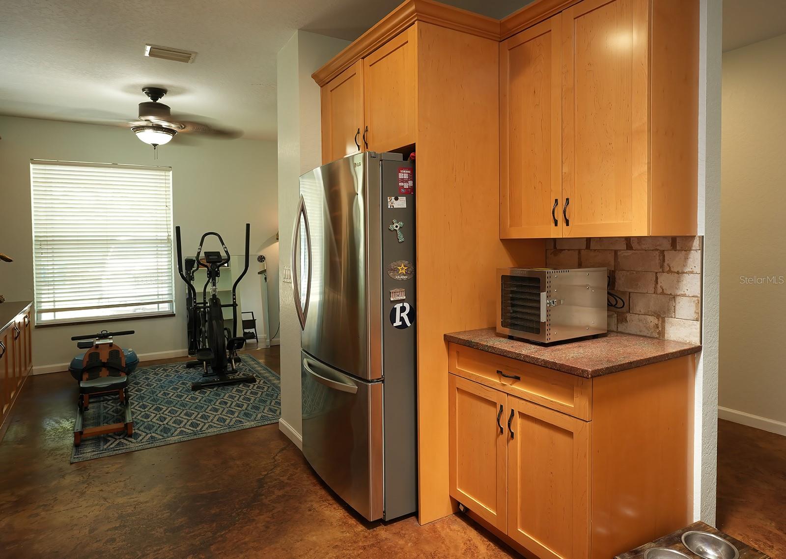 Image 7 of 33 For 12119 Murray Avenue