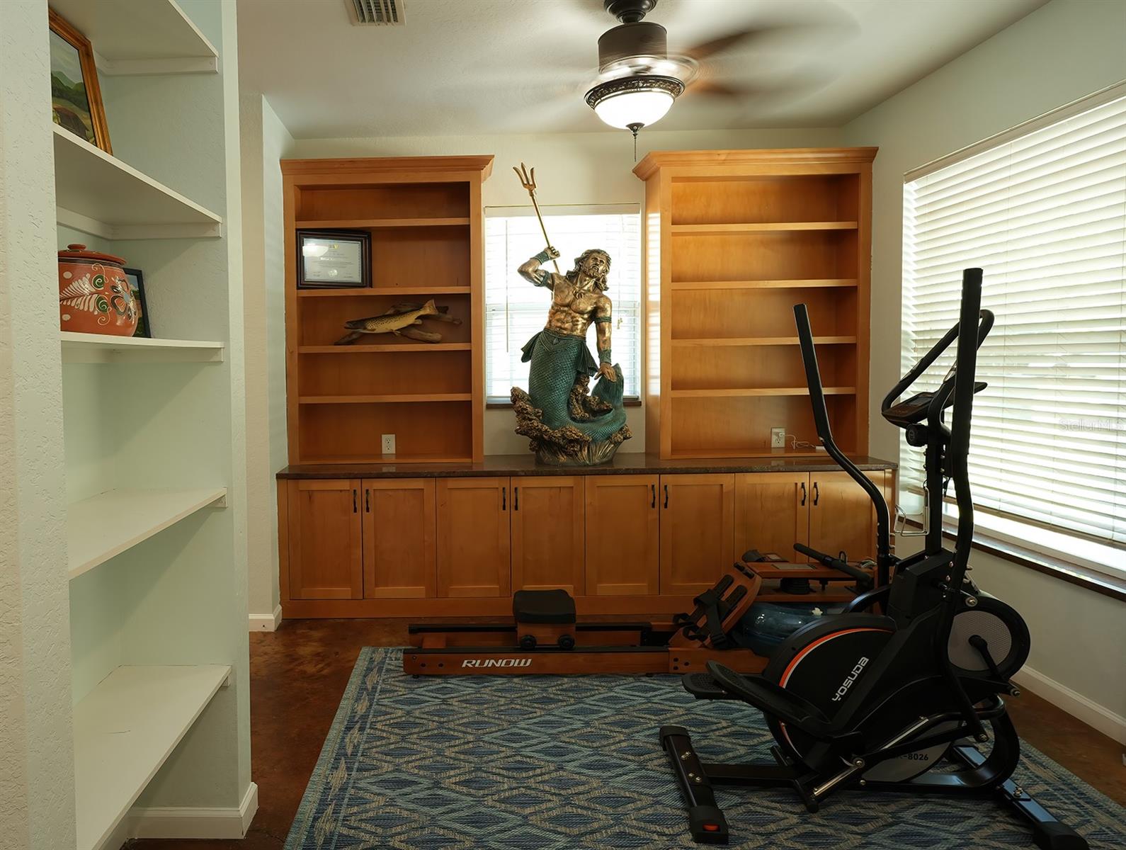 Image 8 of 33 For 12119 Murray Avenue