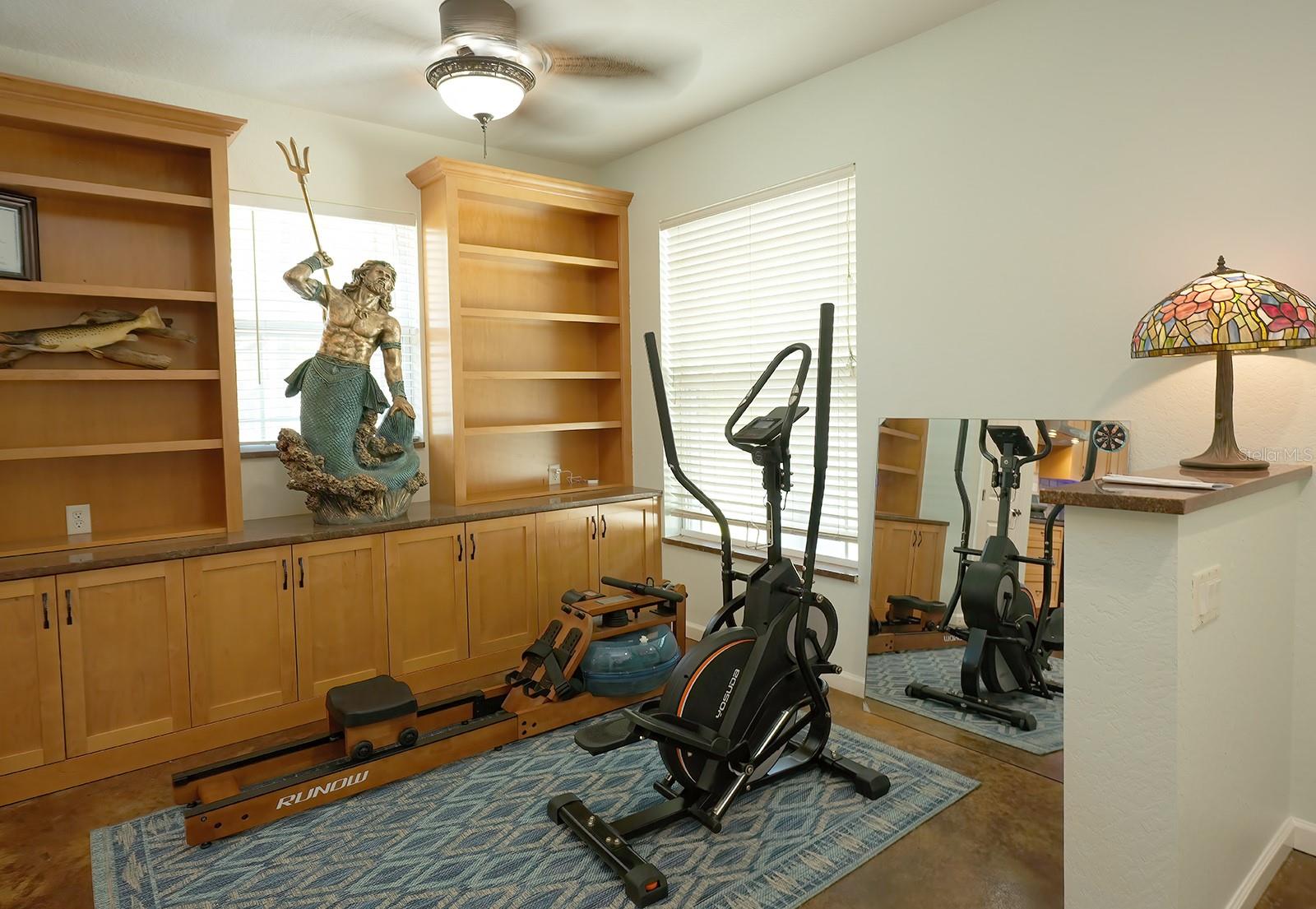 Image 9 of 33 For 12119 Murray Avenue