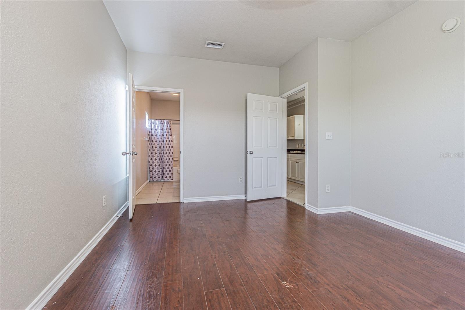 Image 15 of 21 For 4316 Bayside Village Drive 302