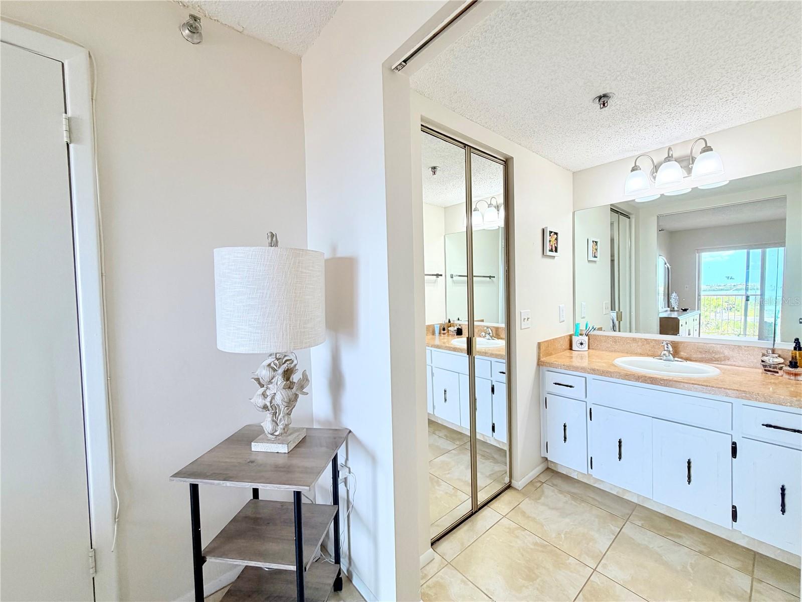 Image 18 of 38 For 7430 Sunshine Skyway Lane S 501