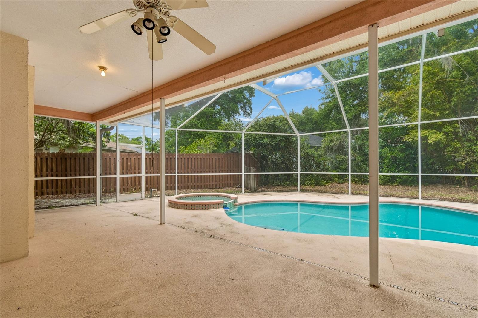 Image 16 of 35 For 1336 Waterwood Drive