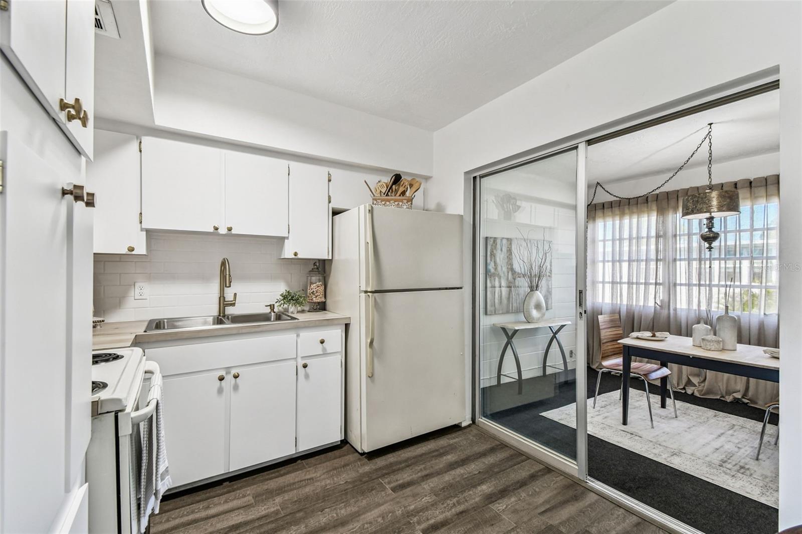 Image 11 of 56 For 5861 42nd Terrace N 1712